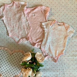 5️⃣🎉💖Little me short sleeve onesies💖